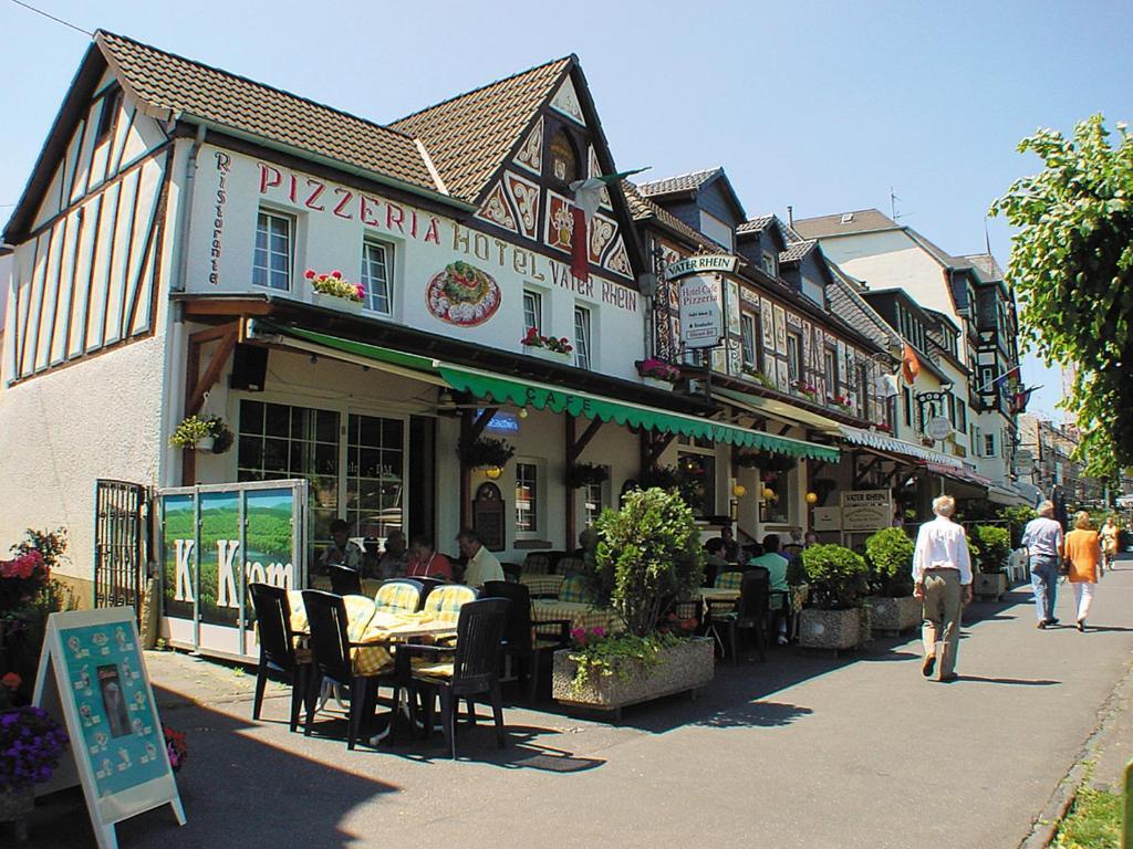 Hotel Vater Rhein Бад Брайзиг Екстериор снимка